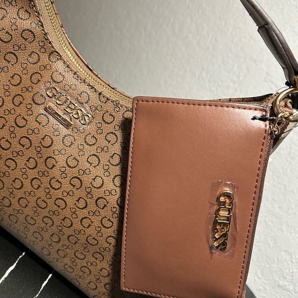 Guess purse, brown with cardholder included - Picture 3 of 6